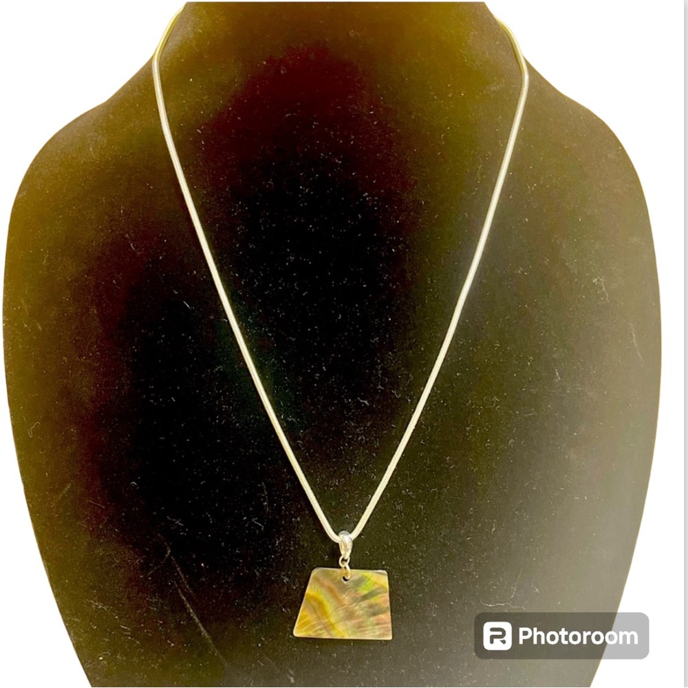 Sale ‼️RMN Silver Tone Necklace with Pendant by - Like New